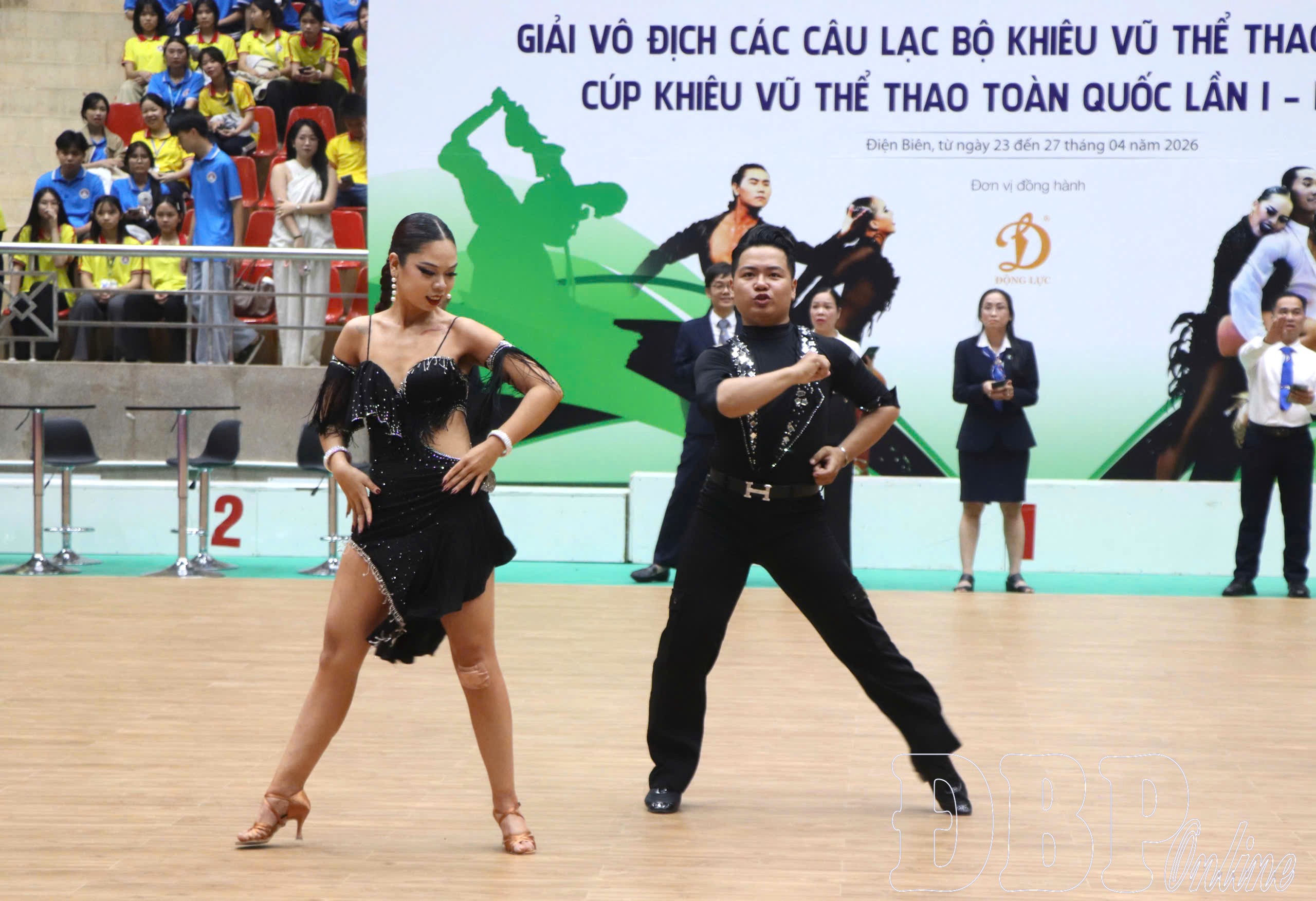 Khai mạc Giải vô địch các Câu lạc bộ Khiêu vũ thể thao quốc gia tại Điện Biên