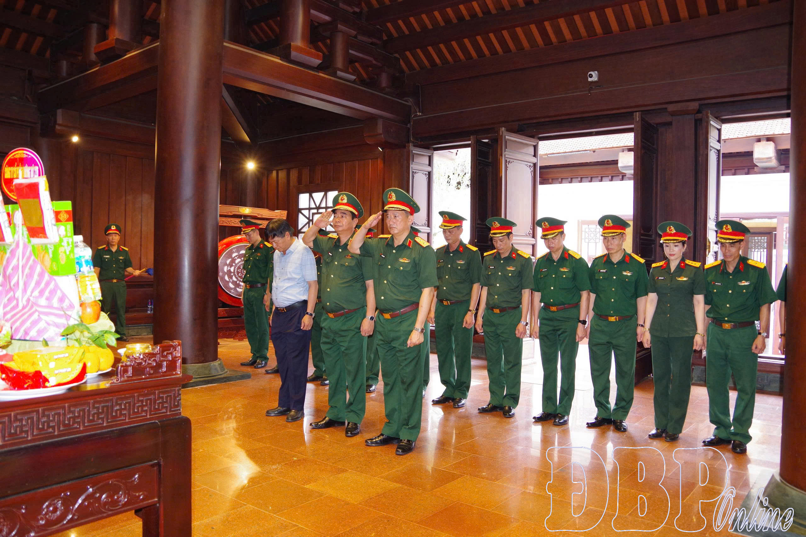 Quân khu 1 tri ân anh hùng, liệt sĩ tại Điện Biên