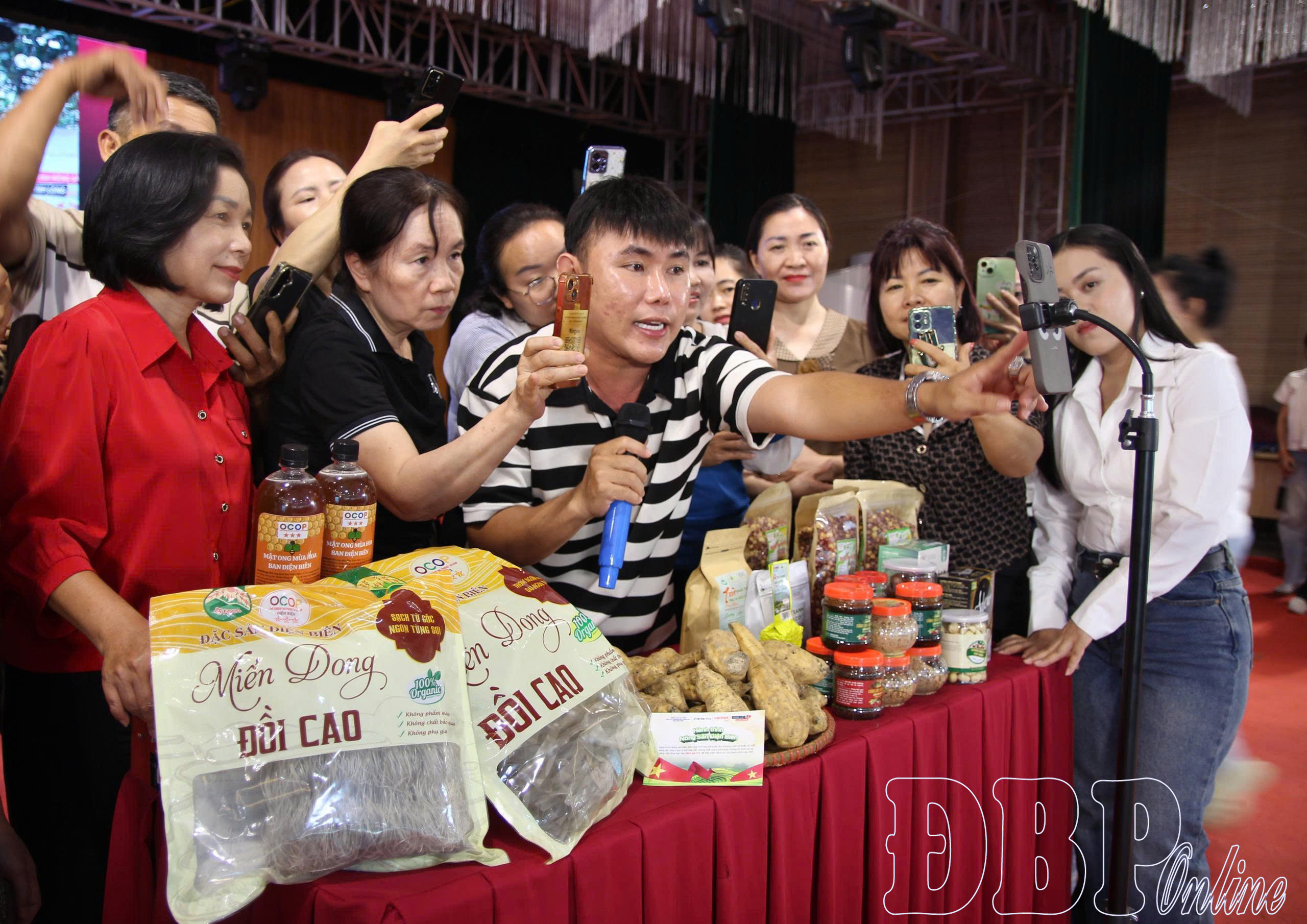 Luồng gió mới từ “Bình dân học vụ số”