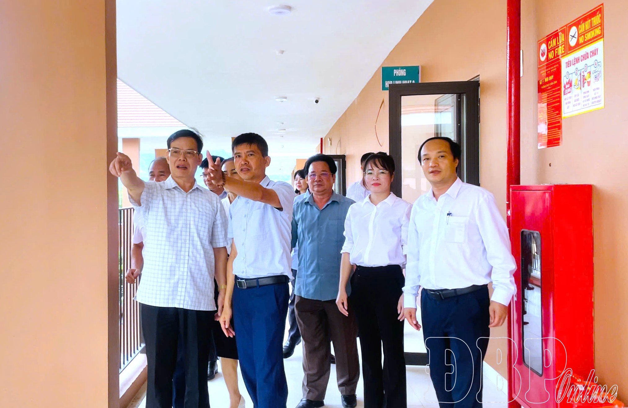 Đồng chí Triệu Tài Vinh thăm Trường PTNT liên cấp Tiểu học và THCS Si Pa Phìn, Đoàn KT - QP 379